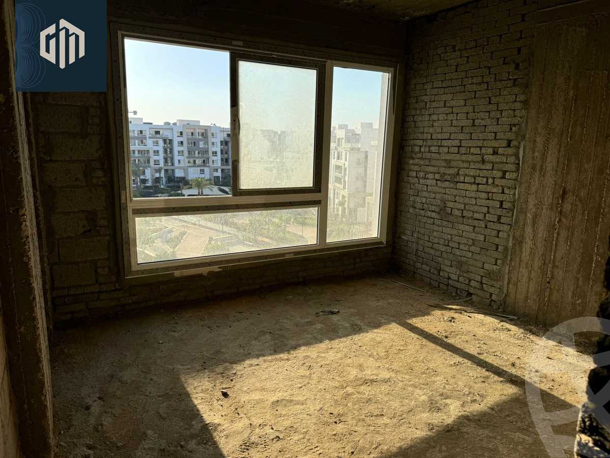 https://aqarmap.com.eg/en/listing/5758279-for-sale-cairo-new-cairo-compounds-hyde-park