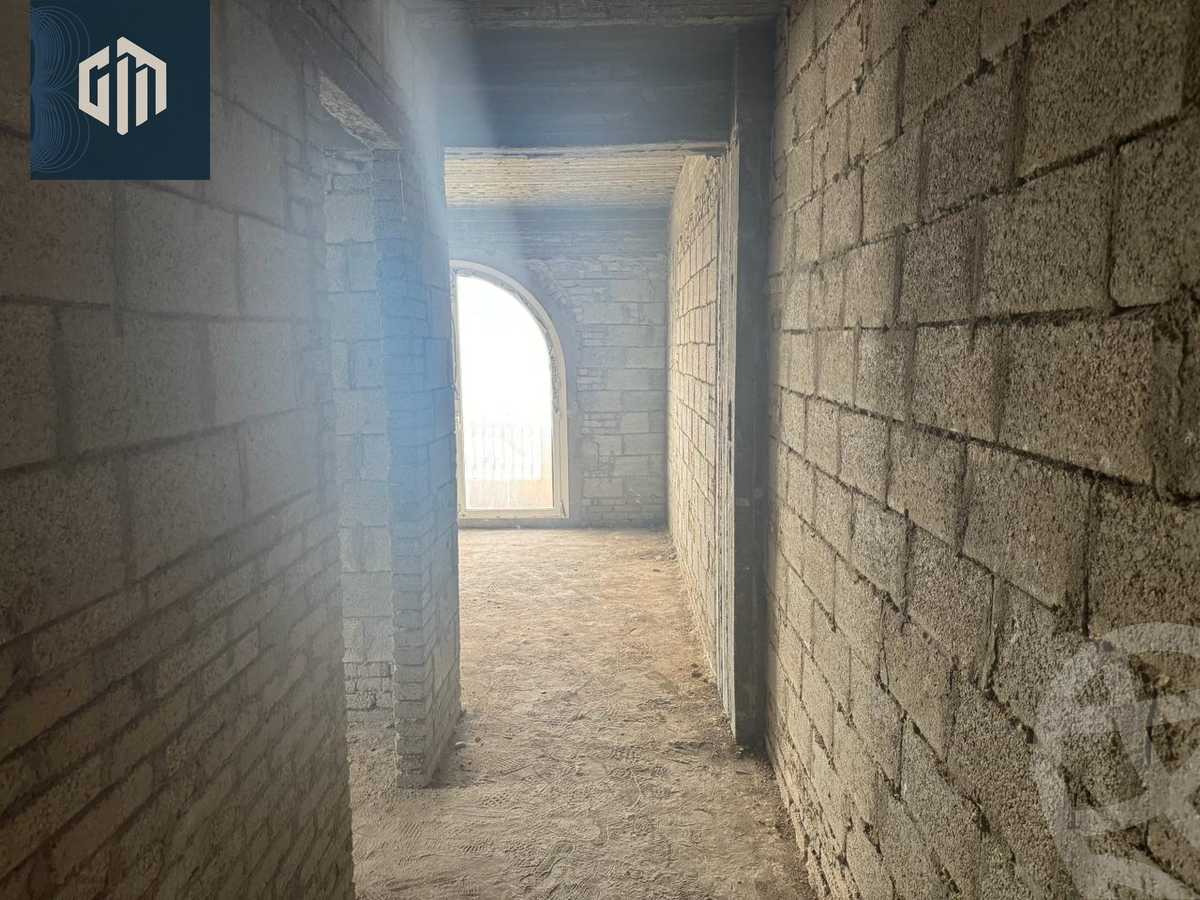 https://aqarmap.com.eg/en/listing/5758641-for-sale-cairo-new-cairo-compounds-mountain-view-hyde-park