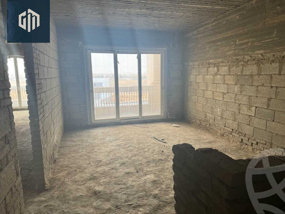 https://aqarmap.com.eg/en/listing/5758641-for-sale-cairo-new-cairo-compounds-mountain-view-hyde-park