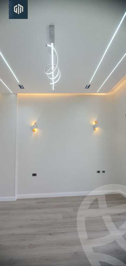 https://aqarmap.com.eg/en/listing/5762280-for-sale-cairo-new-cairo-compounds-moon-valley
