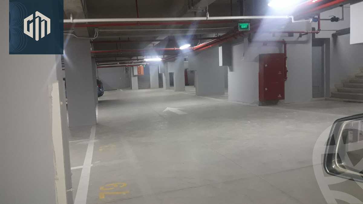 https://aqarmap.com.eg/en/listing/5864589-for-sale-cairo-new-cairo-compounds-hyde-park