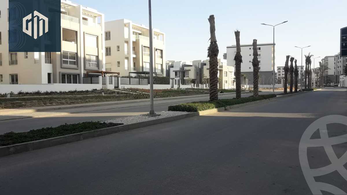 https://aqarmap.com.eg/en/listing/5864589-for-sale-cairo-new-cairo-compounds-hyde-park