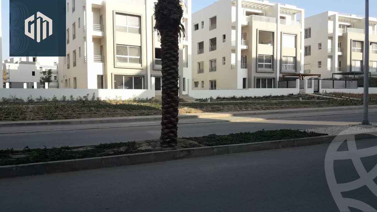 https://aqarmap.com.eg/en/listing/5864589-for-sale-cairo-new-cairo-compounds-hyde-park