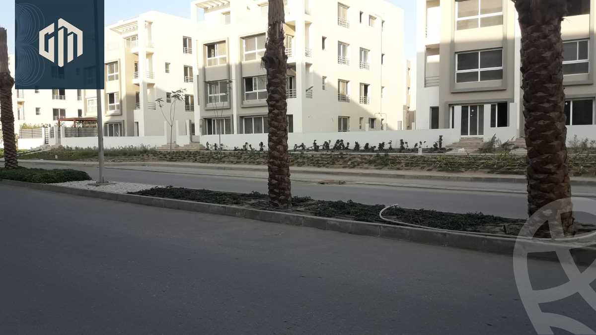 https://aqarmap.com.eg/en/listing/5864589-for-sale-cairo-new-cairo-compounds-hyde-park