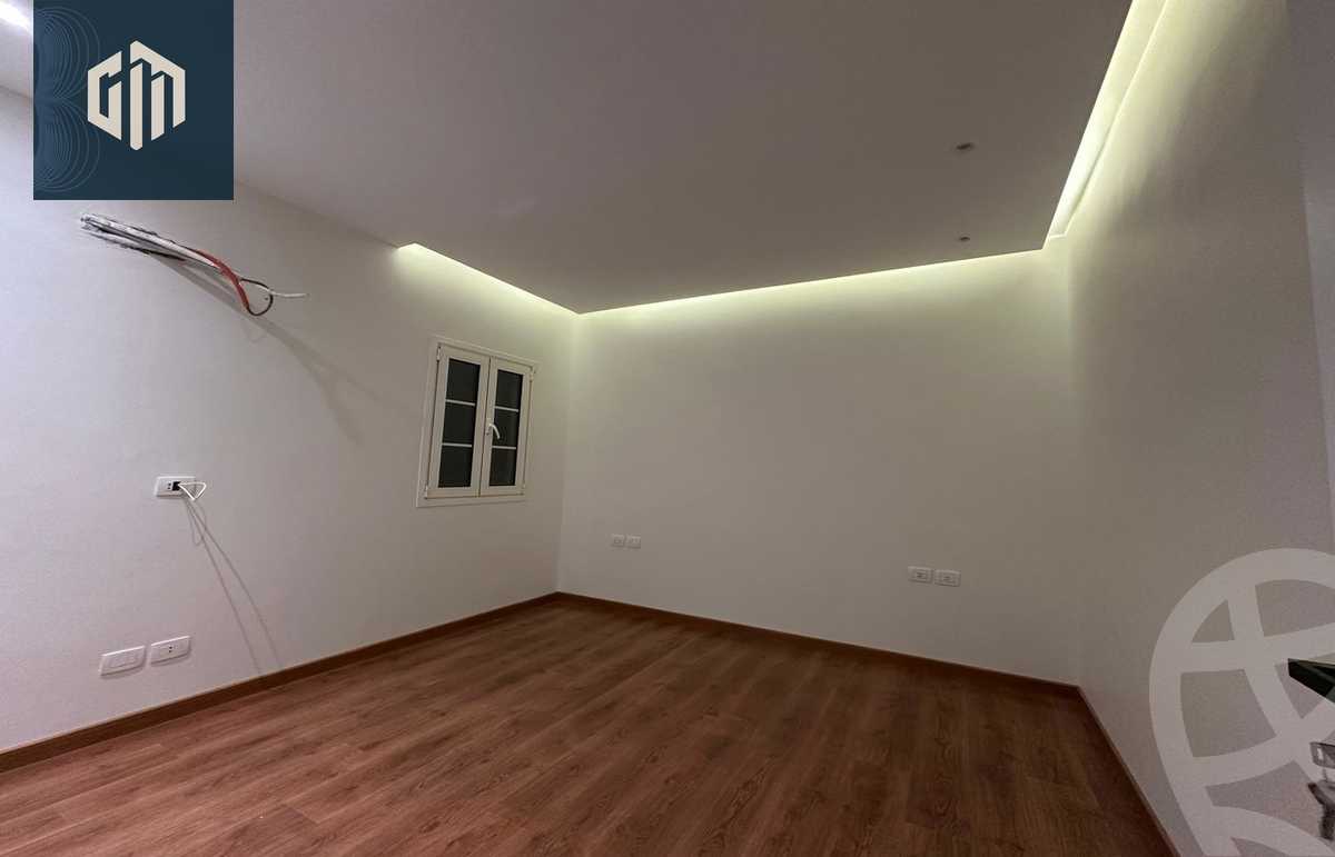 https://aqarmap.com.eg/ar/listing/6033779-for-rent-cairo-new-cairo-compounds-hyde-park-centre-ville-hyde-park