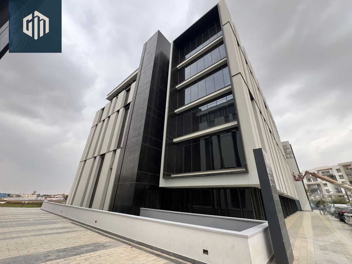 https://aqarmap.com.eg/ar/listing/6189867-for-rent-cairo-new-cairo-compounds-hyde-park-centre-ville-hyde-park