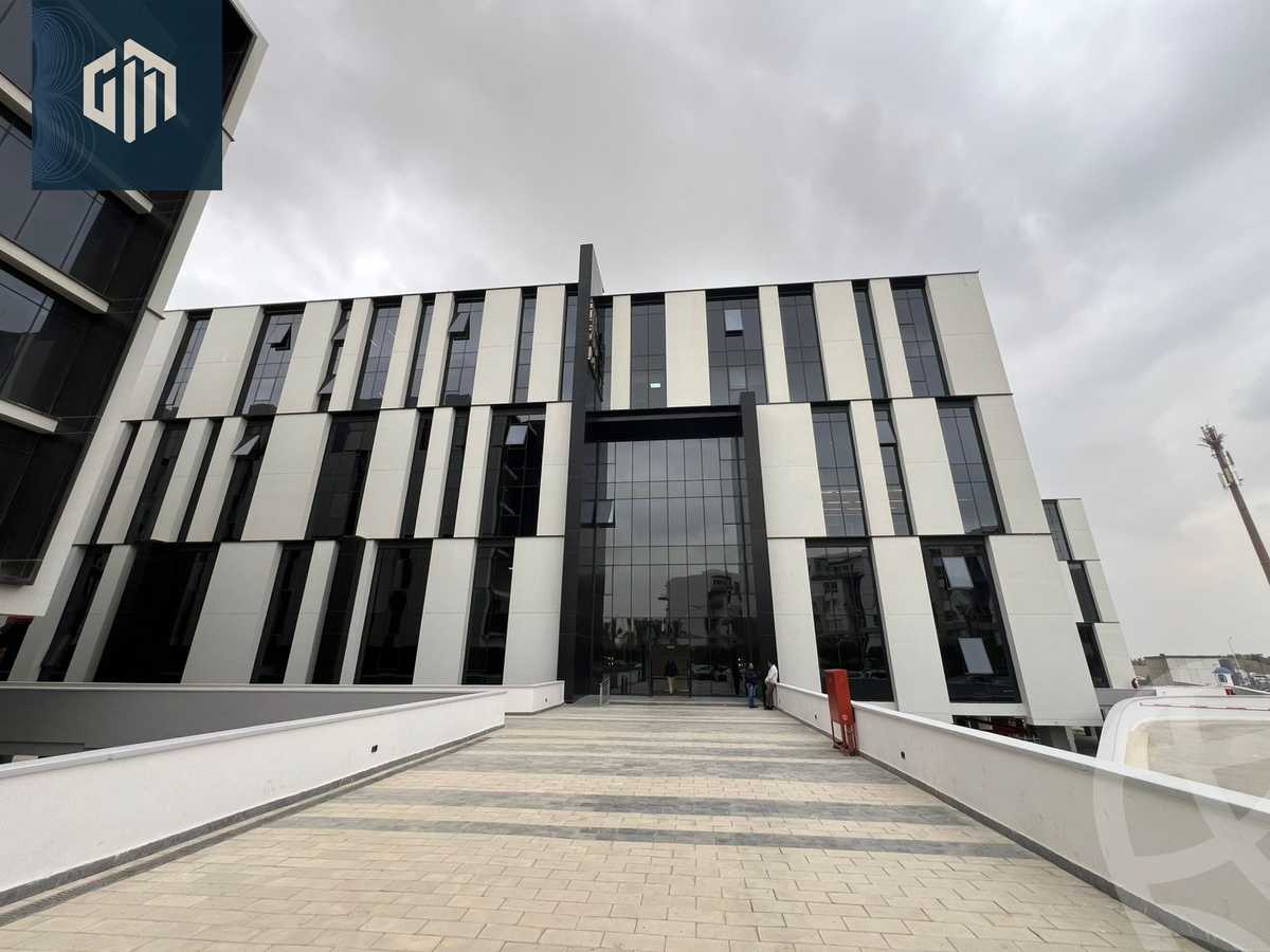https://aqarmap.com.eg/ar/listing/6189867-for-rent-cairo-new-cairo-compounds-hyde-park-centre-ville-hyde-park