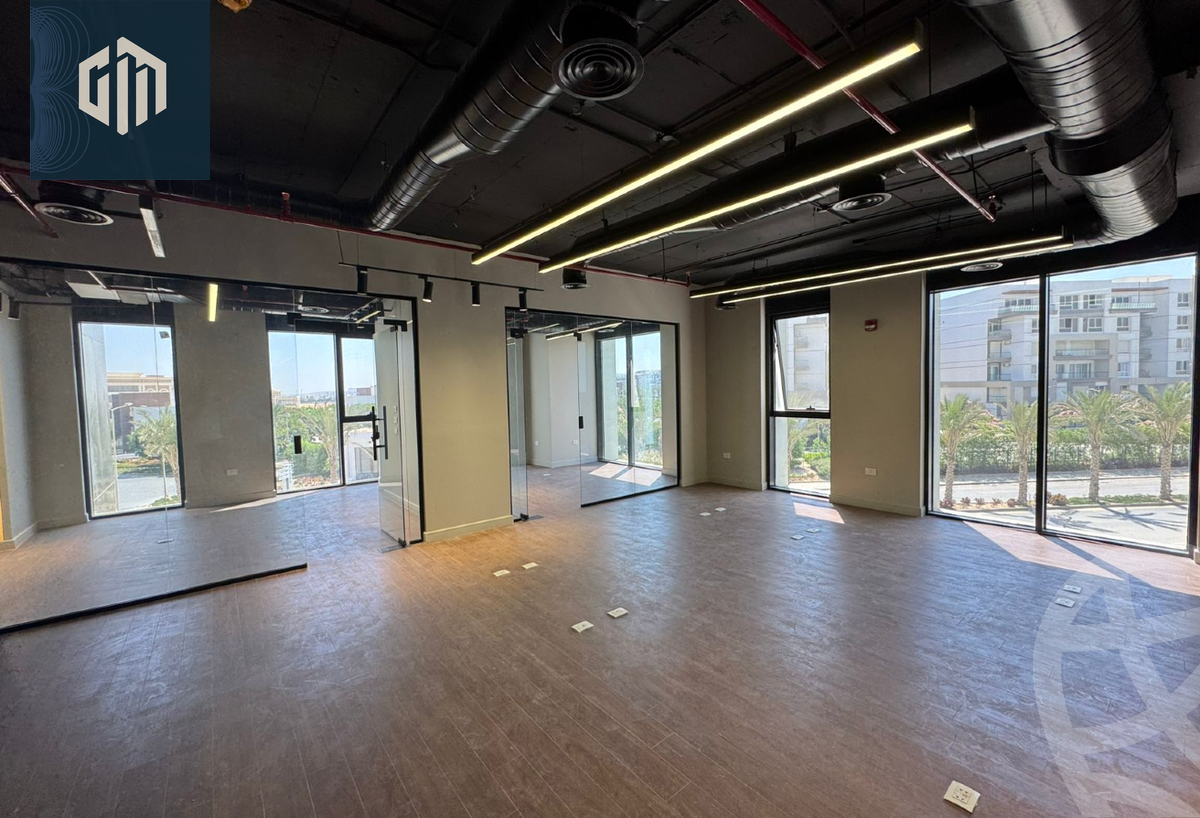 https://aqarmap.com.eg/ar/listing/6230849-for-rent-cairo-new-cairo-compounds-hyde-park-centre-ville-hyde-park