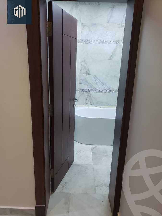 https://aqarmap.com.eg/ar/listing/6241280-for-rent-cairo-new-cairo-compounds-villette-kmbwnd-sky-kwndwz-swdyk-villette