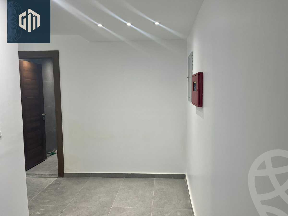 https://aqarmap.com.eg/ar/listing/6248959-for-sale-cairo-new-cairo-compounds-hyde-park-centre-ville-hyde-park