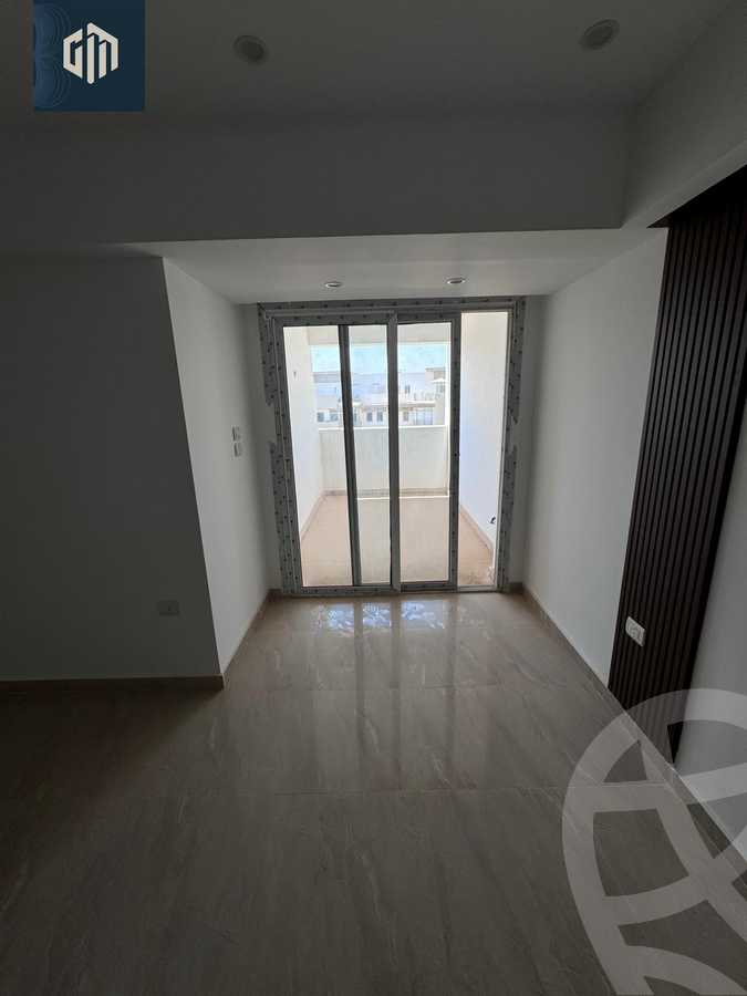 https://aqarmap.com.eg/ar/listing/6253460-for-rent-cairo-new-cairo-compounds-hyde-park-centre-ville-hyde-park