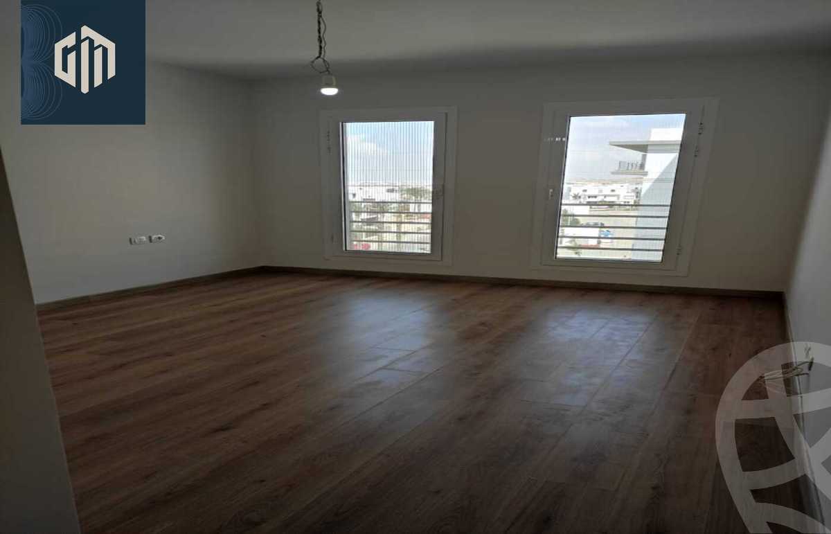 https://aqarmap.com.eg/ar/listing/6283256-for-rent-cairo-new-cairo-compounds-hyde-park-centre-ville-hyde-park