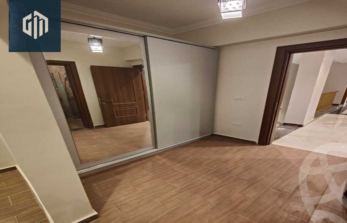 https://aqarmap.com.eg/ar/listing/6306087-for-rent-cairo-new-cairo-compounds-hyde-park-centre-ville-hyde-park