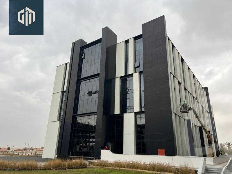 https://aqarmap.com.eg/ar/listing/6405742-for-rent-cairo-new-cairo-compounds-hyde-park-centre-ville-hyde-park