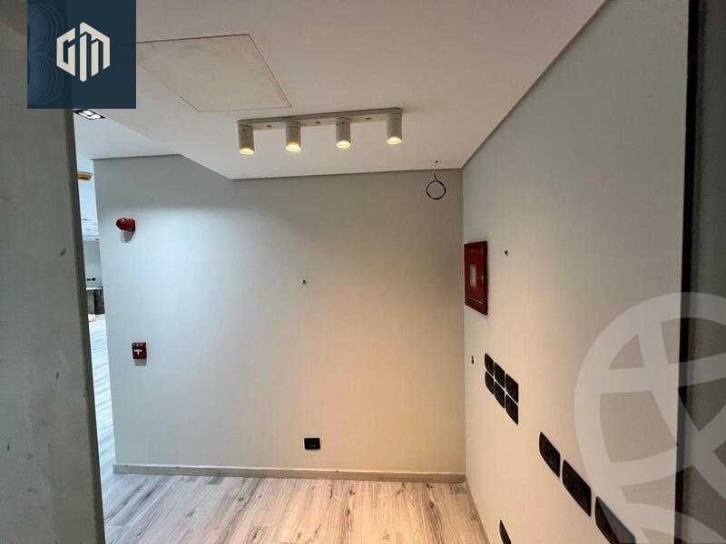 https://aqarmap.com.eg/ar/listing/6412062-for-rent-cairo-new-cairo-compounds-hyde-park-centre-ville-hyde-park