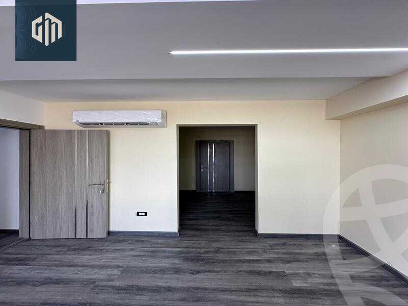 https://aqarmap.com.eg/en/listing/6428824-for-sale-cairo-new-cairo-compounds-hyde-park-centre-ville-hyde-park