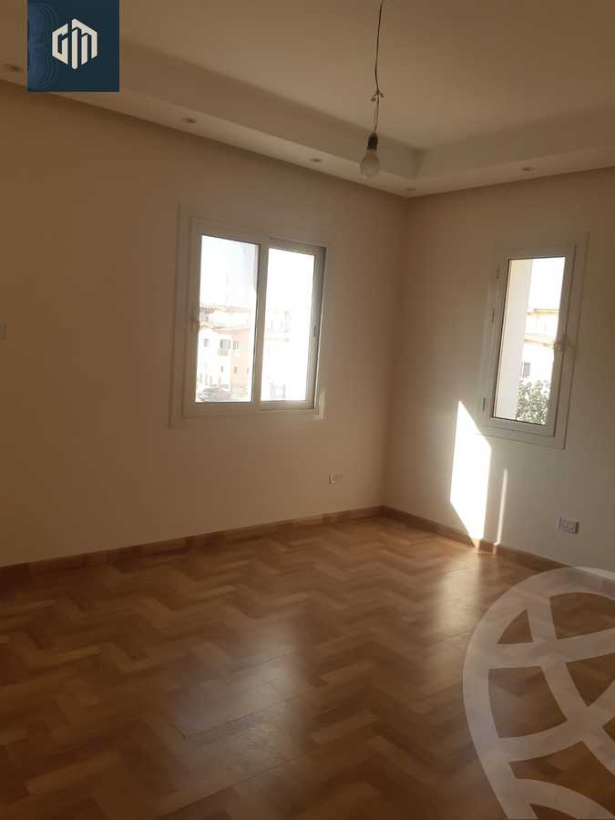 https://aqarmap.com.eg/ar/listing/6499557-for-rent-cairo-new-cairo-compounds-hyde-park-centre-ville-hyde-park