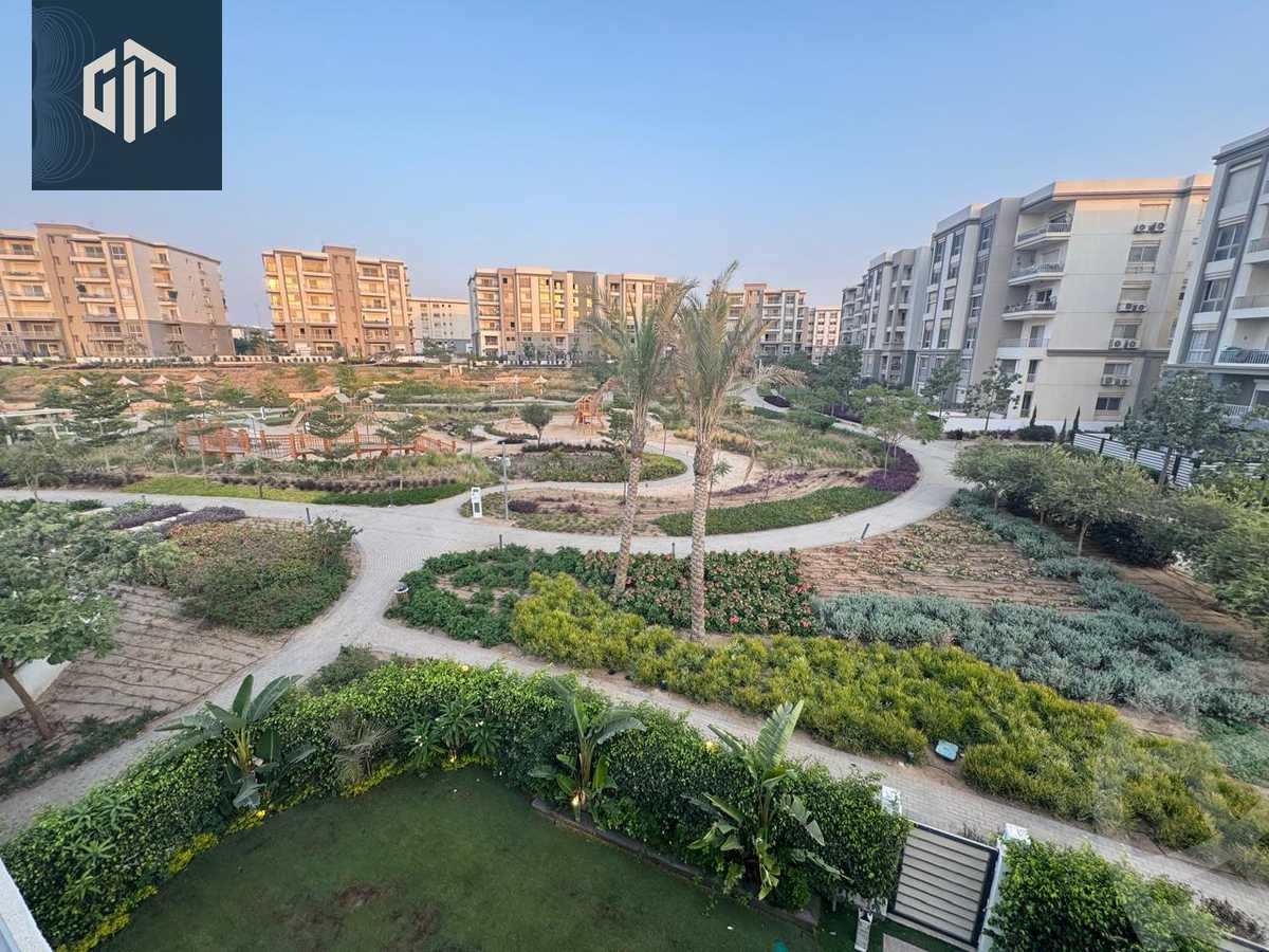 https://aqarmap.com.eg/ar/listing/6533983-for-sale-cairo-new-cairo-compounds-mountain-view-hyde-park