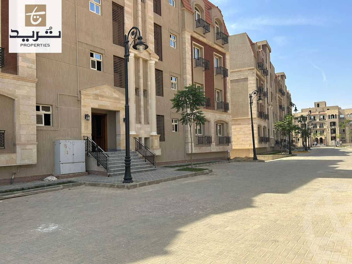 https://aqarmap.com.eg/en/listing/6229194-for-sale-cairo-new-cairo-compounds-rock-vera-compound